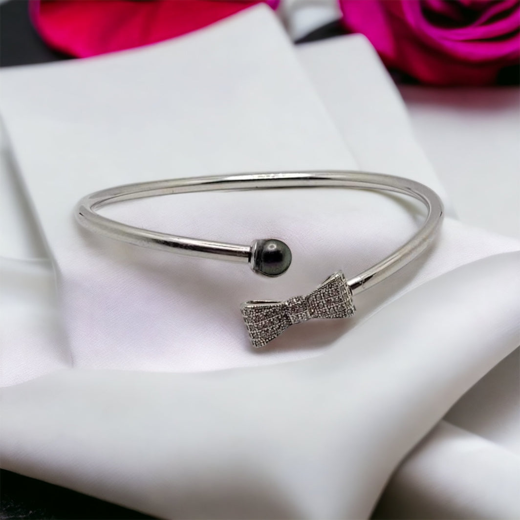Swarovski Pearl Bow Bangle