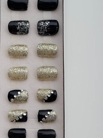 Bling in Black and silver Hand-painted Press-on Nails