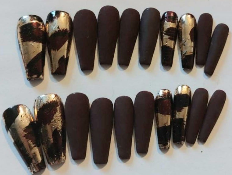 Golden browns. Set of 20 hand painted nails